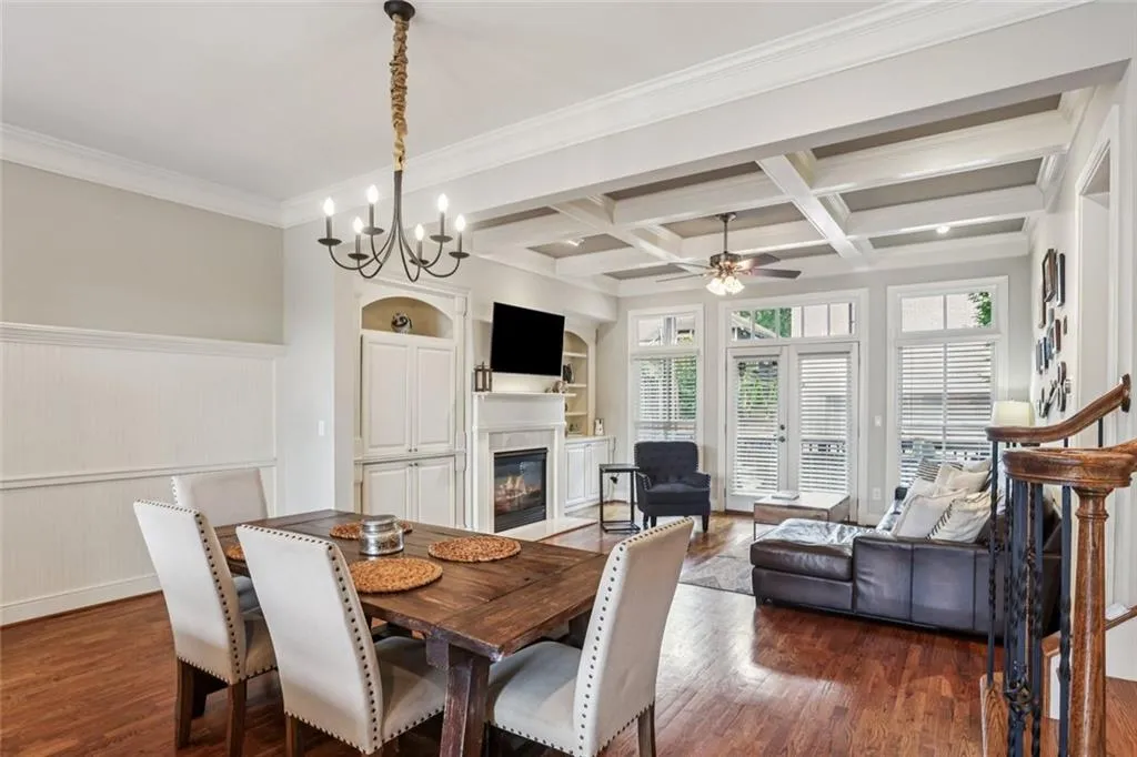 Atlanta, Georgia 30306, United States, 2 Bedrooms Bedrooms, ,3 BathroomsBathrooms,Residential,Active,171125