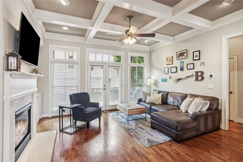 Atlanta, Georgia 30306, United States, 2 Bedrooms Bedrooms, ,3 BathroomsBathrooms,Residential,Active,171125