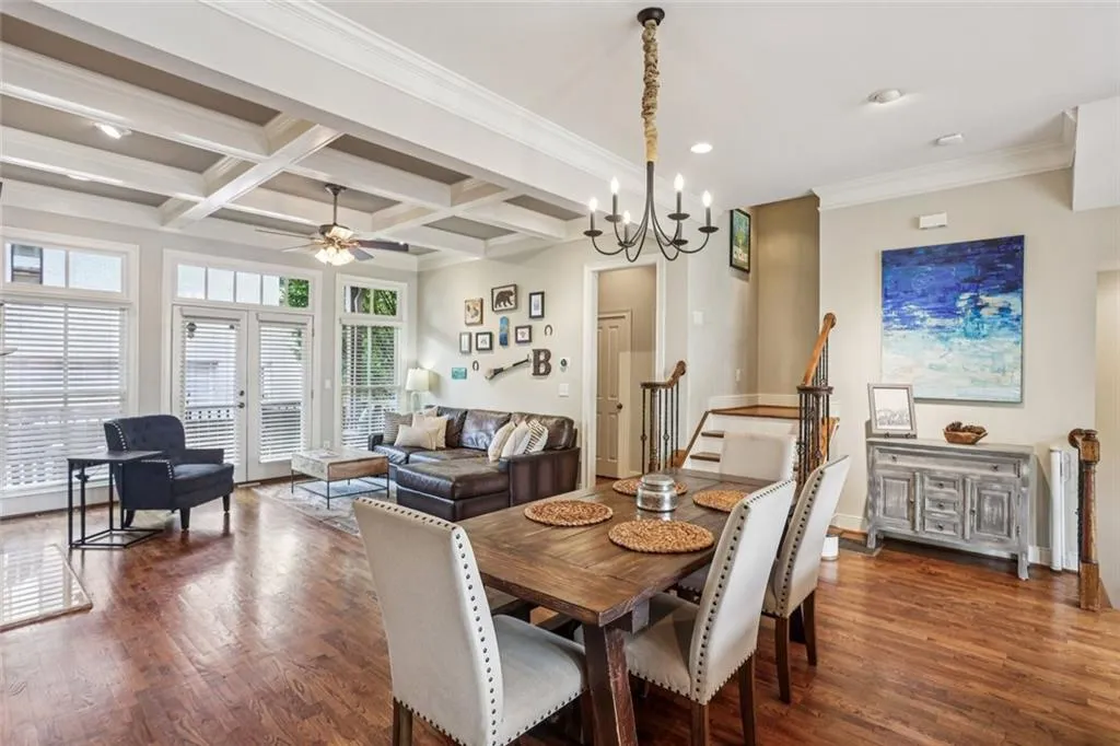 Atlanta, Georgia 30306, United States, 2 Bedrooms Bedrooms, ,3 BathroomsBathrooms,Residential,Active,171125