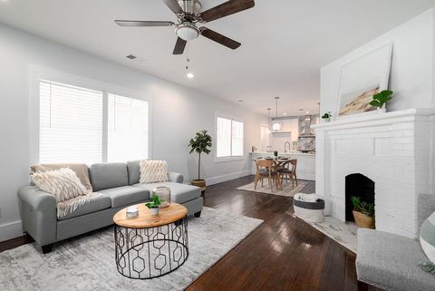 Photo of 956 Lawton Street SW, Atlanta, GA 30310 (MLS # 7236723)