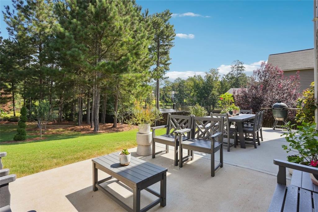 2251 GINGER LAKE DR Drive NE