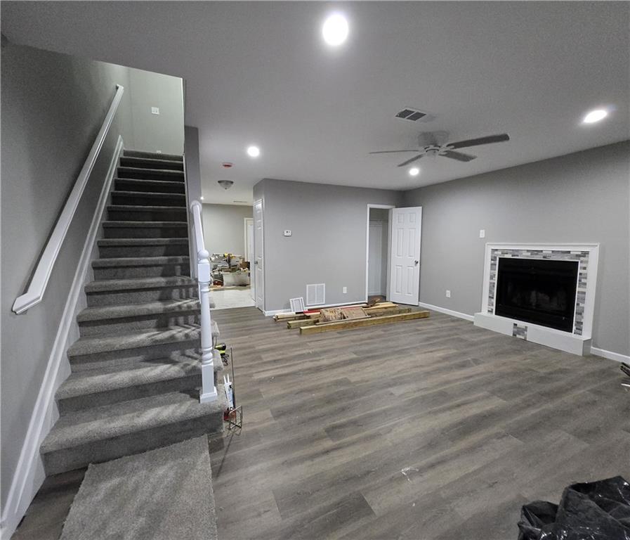 Discover modern comfort and convenience in this charming townhouse located in a great neighborhood. This home offers a perfect blend of style, function, and location, making it ideal for families, professionals, or anyone seeking a vibrant yet peaceful community.