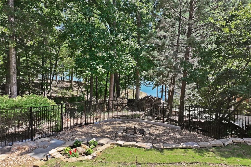 3661 Grandview Drive
