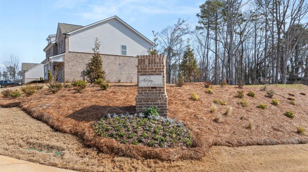 1054 Georgian Point Drive, Lawrenceville, Georgia image 2