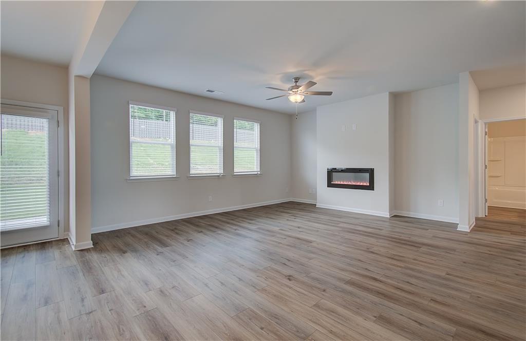 1054 Georgian Point Drive, Lawrenceville, Georgia image 9