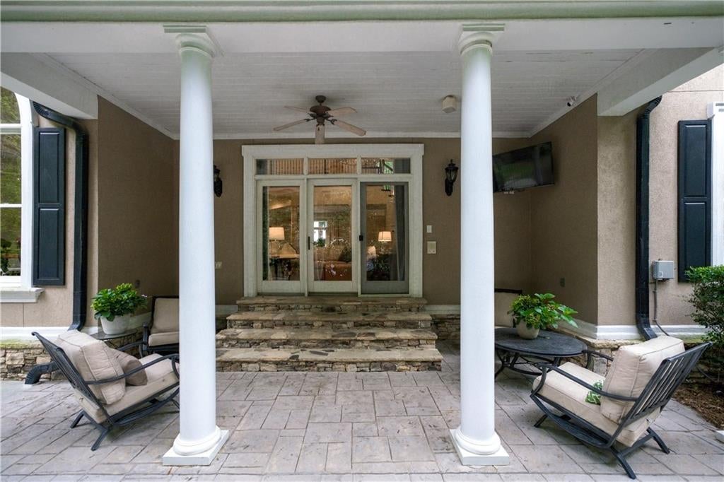 5687 Mountain Oak Drive