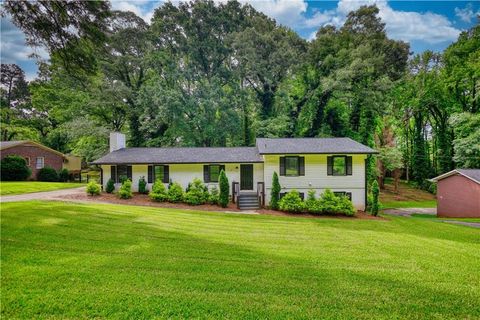 Homes For Sale - 403 Greenwood Drive<br/> Monroe, GA 30655
