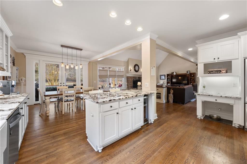 Cumming, Georgia, 30040, United States, 6 Bedrooms Bedrooms, ,5 BathroomsBathrooms,Residential,Active,2042670