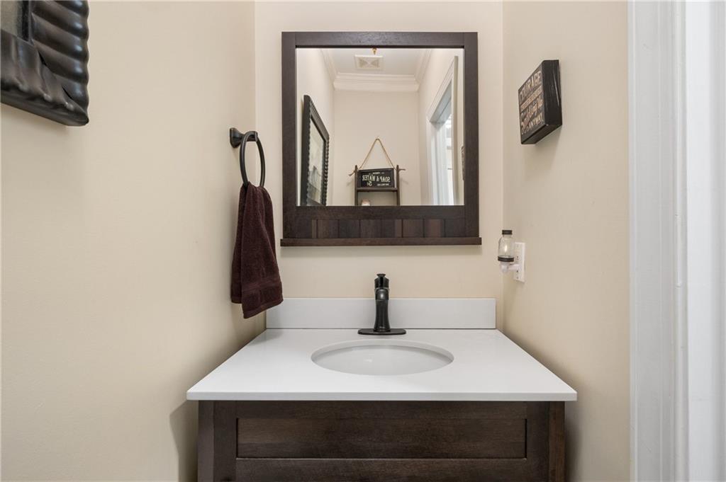 Cumming, Georgia, 30040, United States, 6 Bedrooms Bedrooms, ,5 BathroomsBathrooms,Residential,Active,2042670