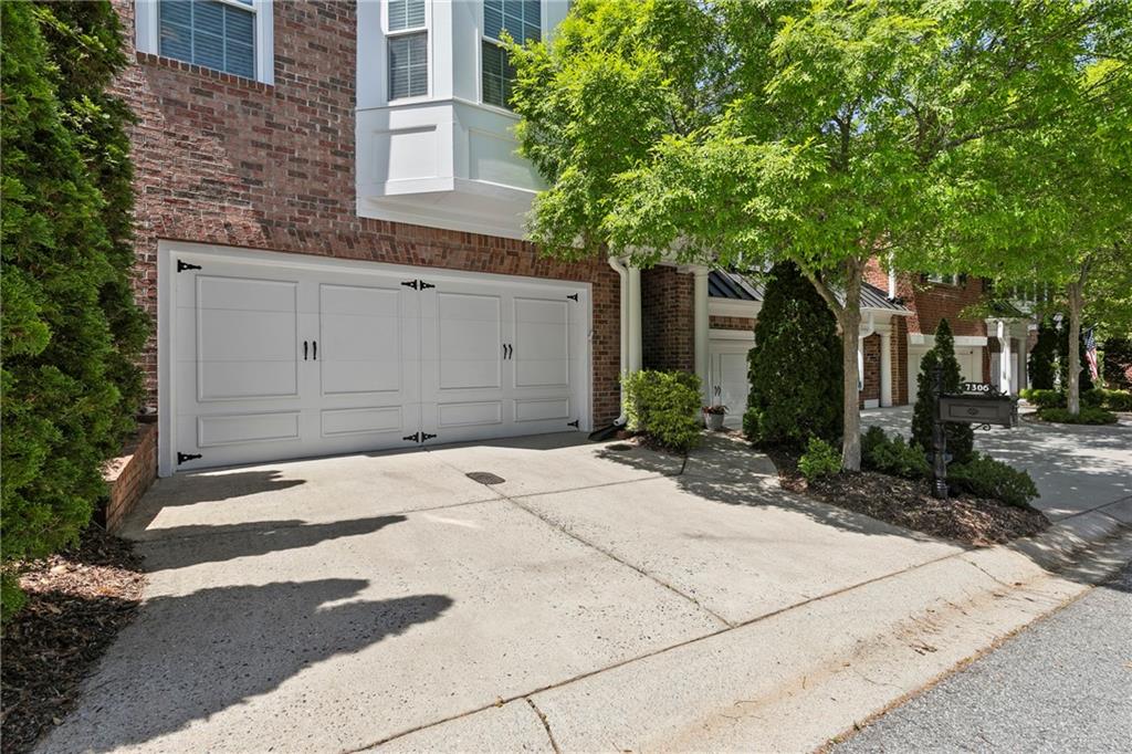 7306 Lowery Oak Drive