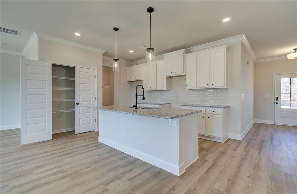 4361 Portsbrook Avenue, Snellville, Georgia image 12