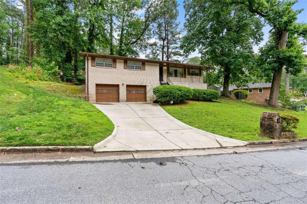 900 Fleetwood Circle