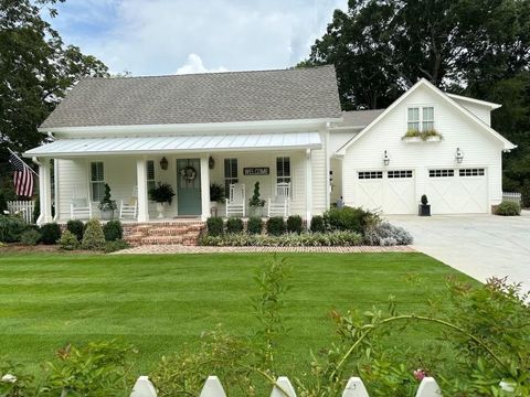 9656 Davis Street Braselton GA 30517
