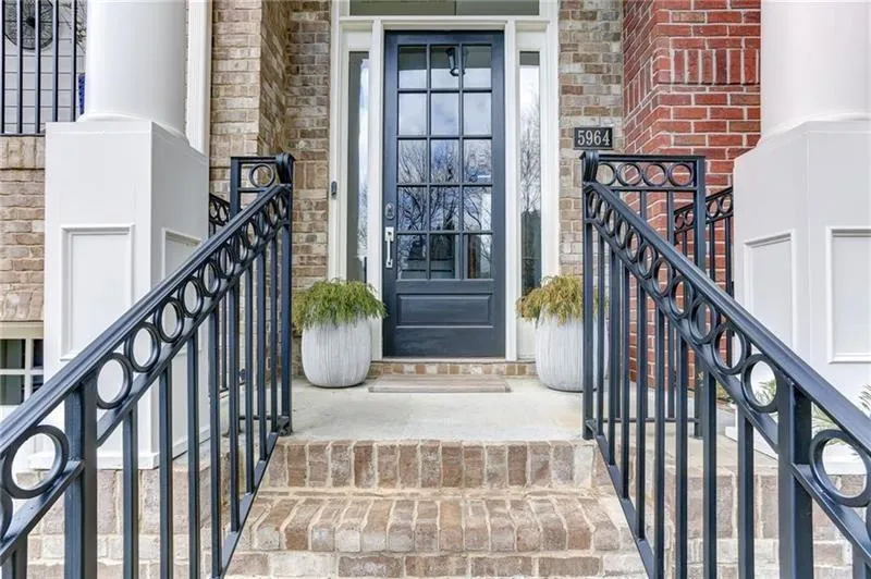 Sandy Springs, Georgia 30328, United States, 3 Bedrooms Bedrooms, ,4 BathroomsBathrooms,Residential,Pending,8211