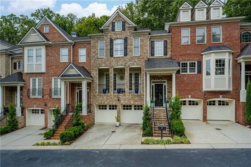 Sandy Springs, Georgia 30328, United States, 3 Bedrooms Bedrooms, ,4 BathroomsBathrooms,Residential,Pending,8211