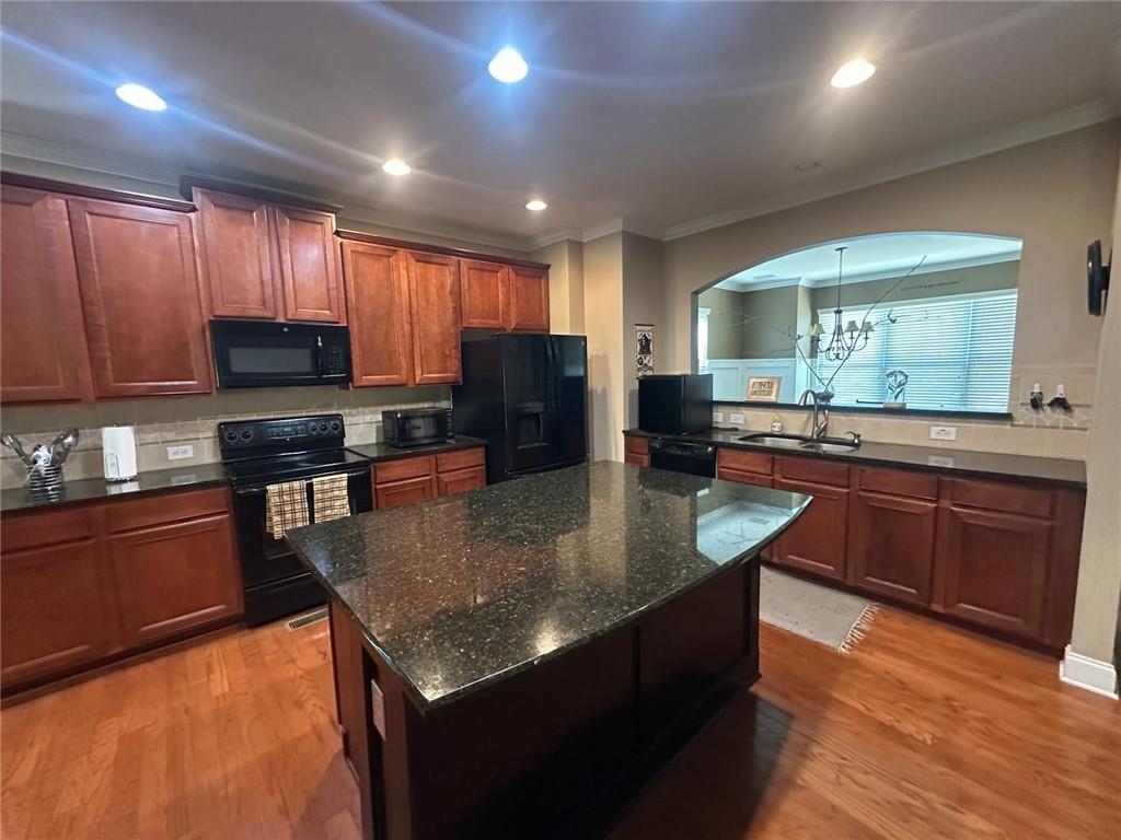 288 Blue Pointe Court