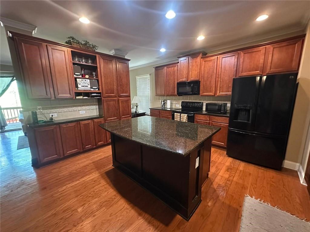 288 Blue Pointe Court