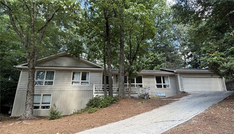 Homes For Sale - 310 Clear Creek Court<br/> Roswell, GA 30076