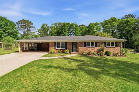 Photo of 915 Pine Manor, Marietta, GA 30066 (MLS # 7753702)