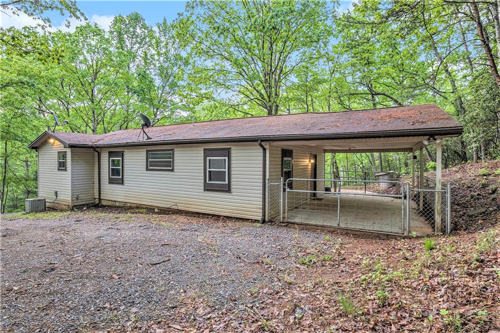 725 Bearmeat Spur, Hiawassee, Georgia image 4