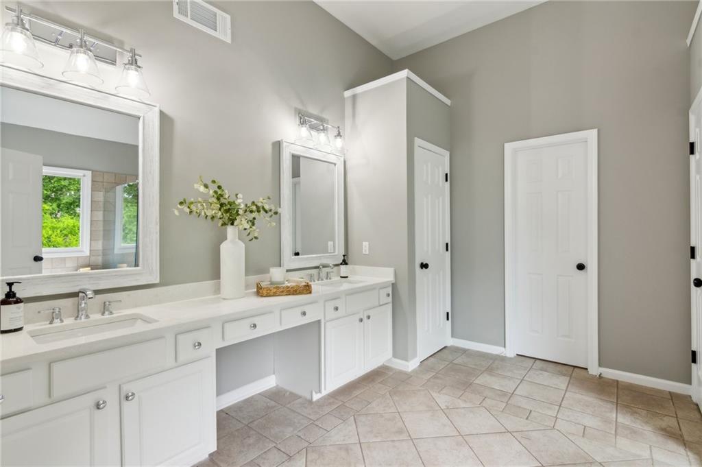 11040 Regal Forest Drive, Johns Creek, Georgia image 25