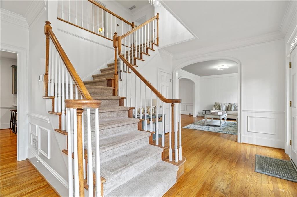 160 Lazy Laurel Chase