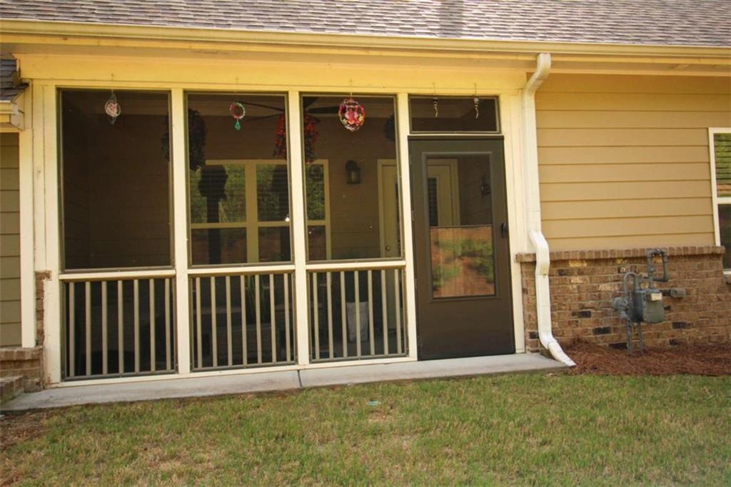 2706 Park Land Lane, Snellville, Georgia image 5
