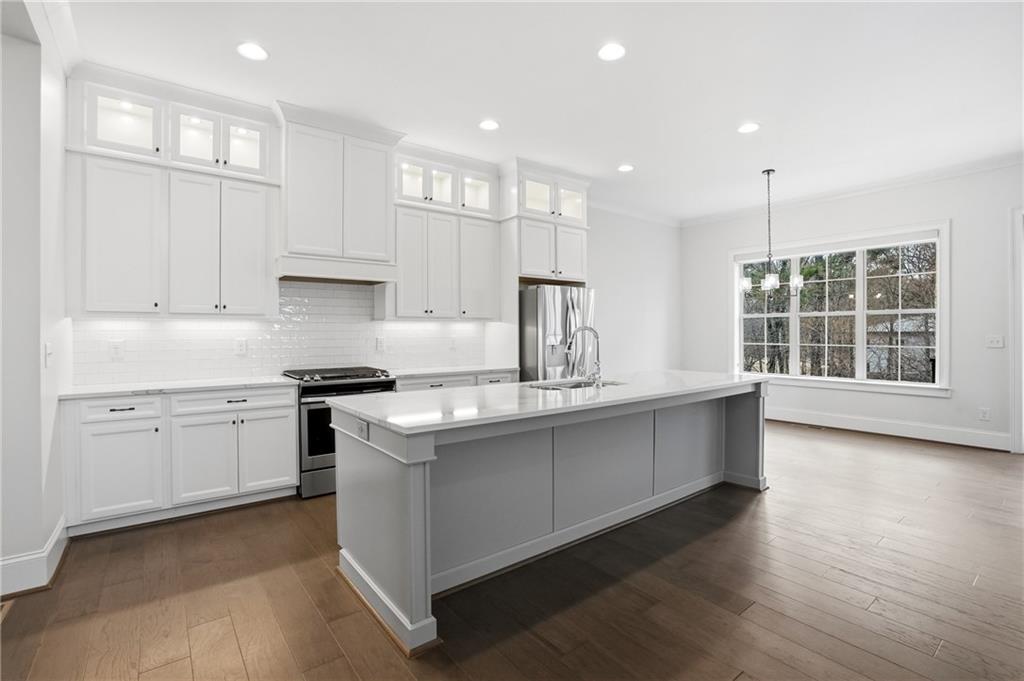 522 Springer Bend NW