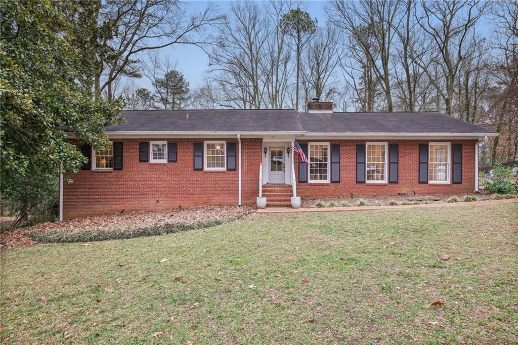 Photo of 827 Hickory Drive SW, Marietta, GA 30064 (MLS # 7683700)