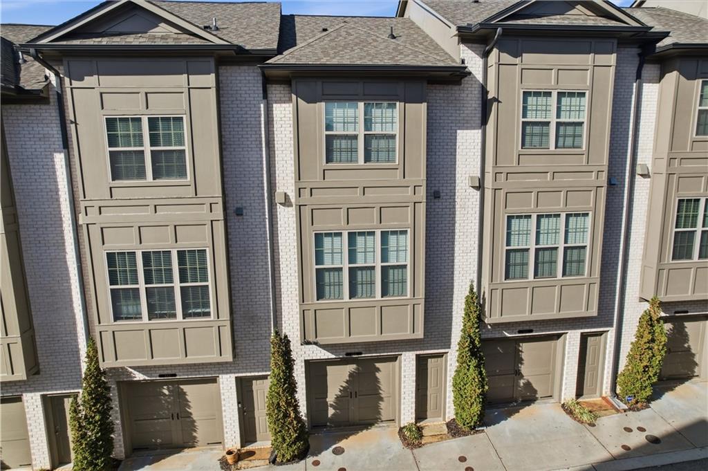 555 Broadview Place NE