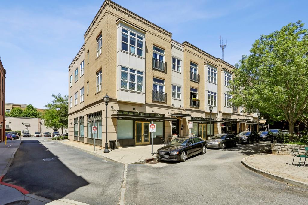 933 Garrett Street SE 306