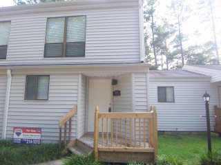 MAINTENANCE FREE LIFESTYLE! Come live the easy life with golf, 250 acre ski lake, 2 fishing lakes, beach, clubhouse and more! Gated community with 24/7 manned security. ALL NEW - gorgeous kitchen cabinets, pretty bath. Relaxing view from deck.