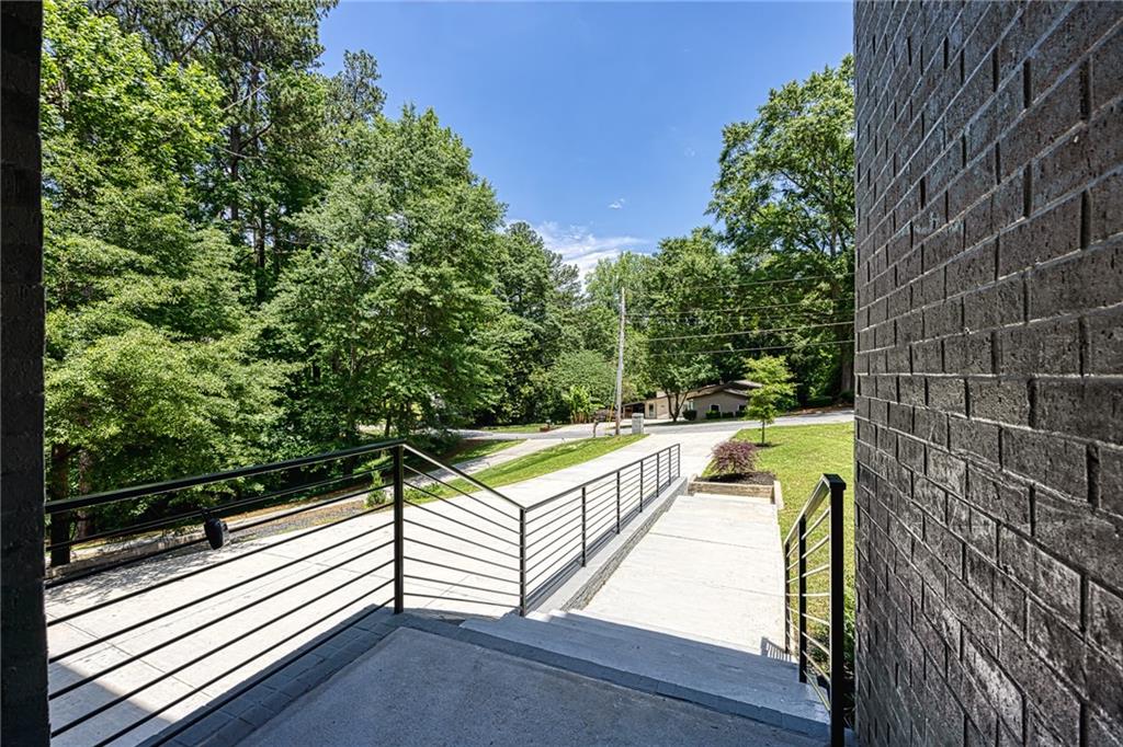 2110 Fairway Circle NE
