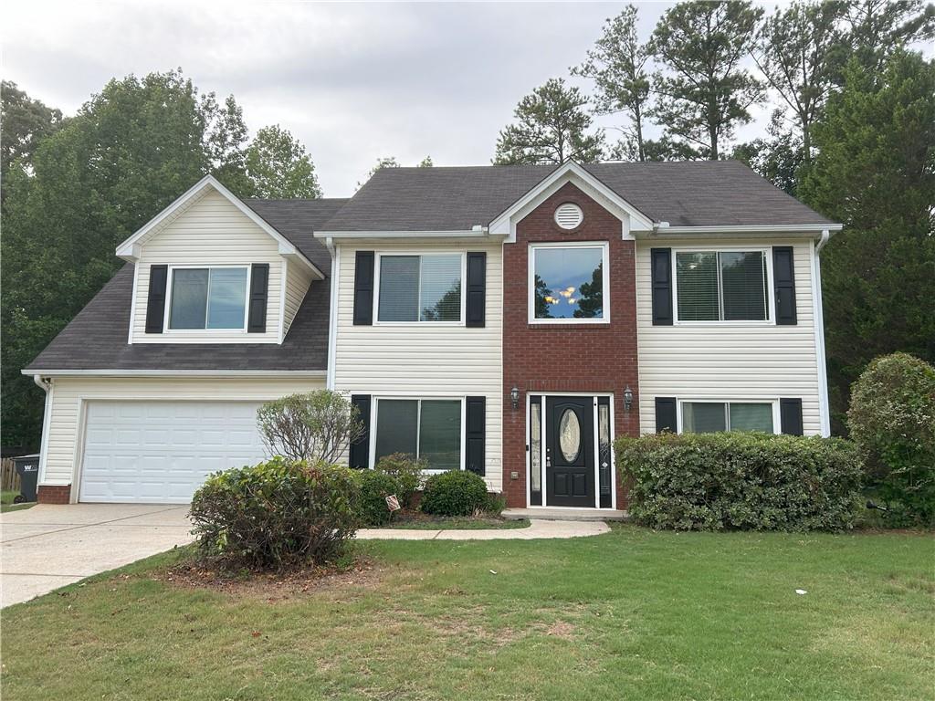 Charming Two-Story Home in Quiet Subdivision – Prime Location!
This spacious single-family home features 4 bedrooms and 2.5 bathrooms, nestled in a peaceful neighborhood near the intersection of I-85 and Old Peachtree Road. Highlights include:
Expansive master suite with sitting area, garden tub and separate shower;
Bright and inviting family room with fireplace;
Separate formal living and dining rooms;
Eat-in kitchen perfect for casual meals;
Brand new carpet and hardwood flooring throughout;
Freshly painted interior;
Two-car garage for convenient parking and storage;
Close to a variety of shopping and dining options;
Located in the highly sought-after school district: Jackson Elementary, Hull Middle, and Peachtree Ridge High School.