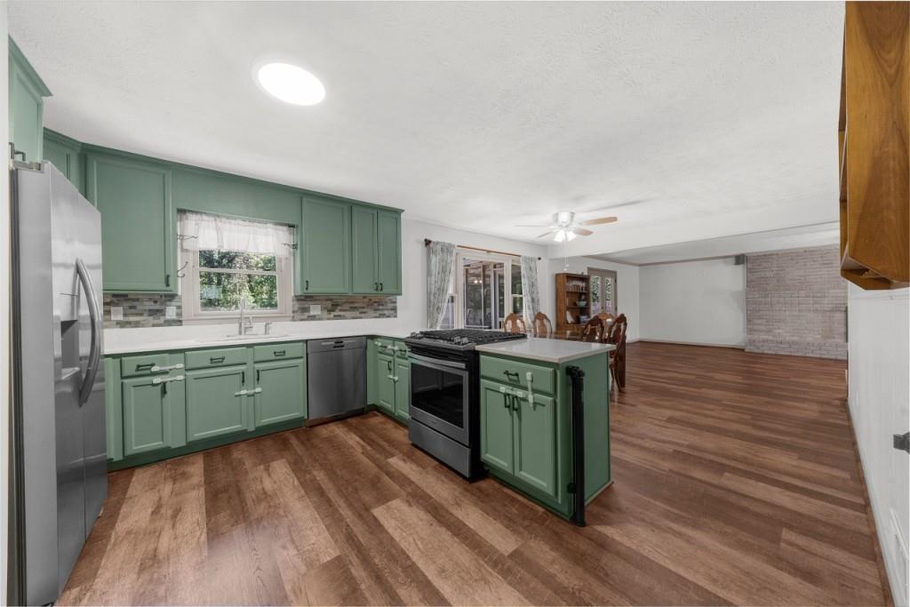 2920 Dara Drive, Marietta, Georgia image 14
