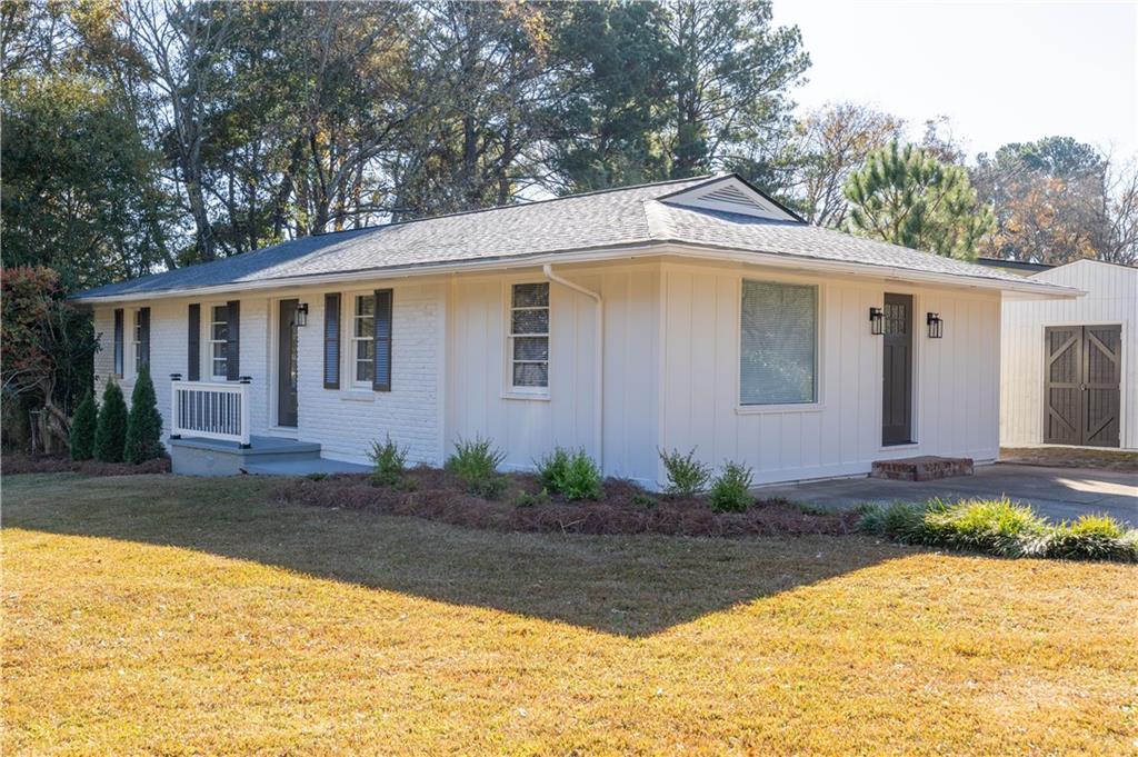 1836 Lochlomand Lane SE