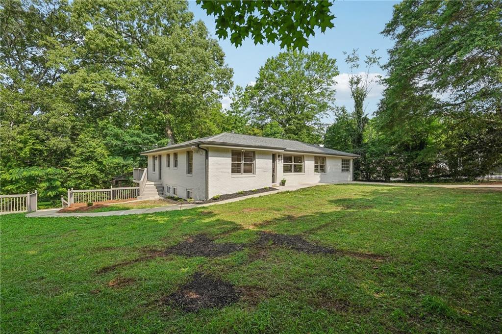 3422 Maplehurst Drive, Decatur, Georgia image 11