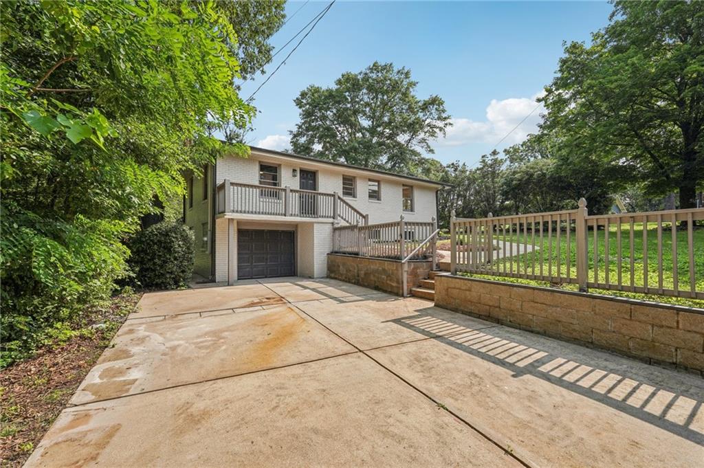 3422 Maplehurst Drive