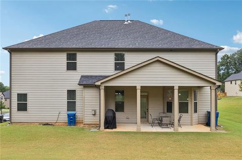 A home in Dacula