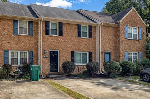 Townhouse For Sale - 1002 Westfield Trace<br/> Smyrna, GA 30082
