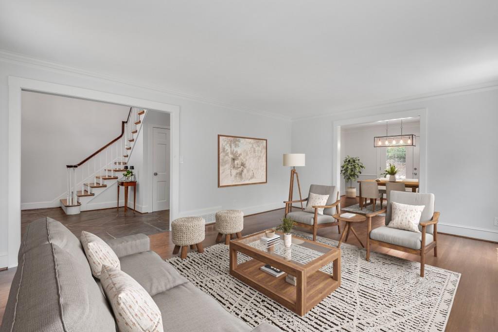 2592 River Oak Drive