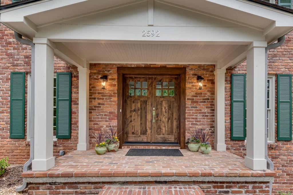 2592 River Oak Drive