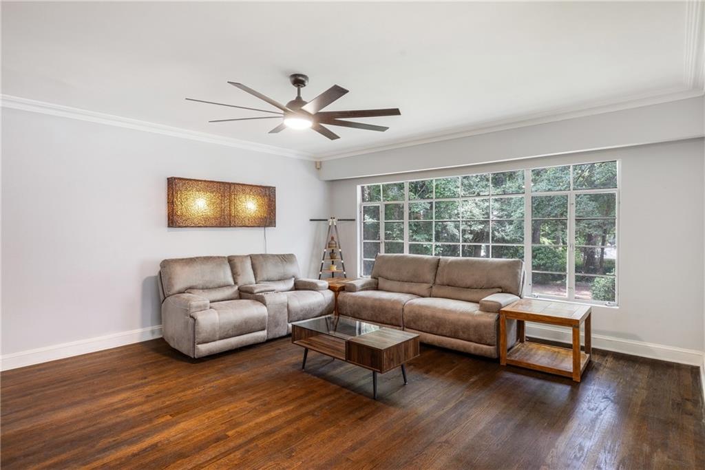 245 Richardson Road NW
