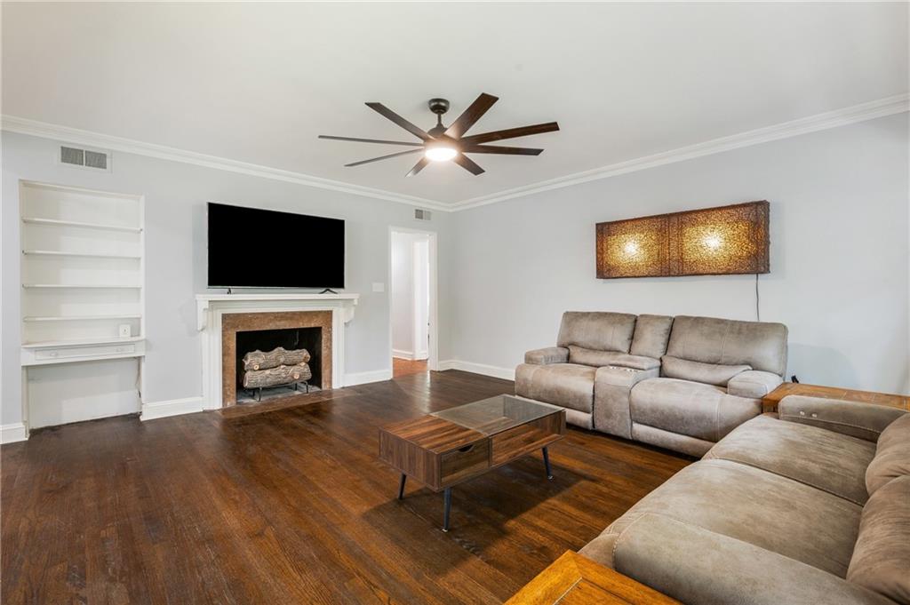 245 Richardson Road NW