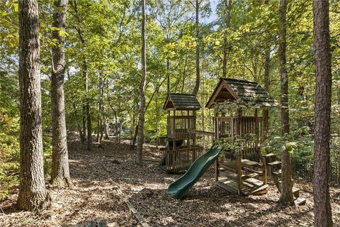 A home in Dawsonville