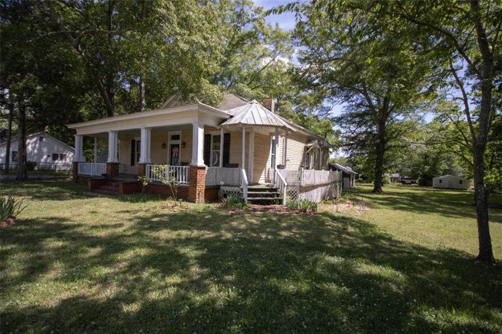 285 E Main St