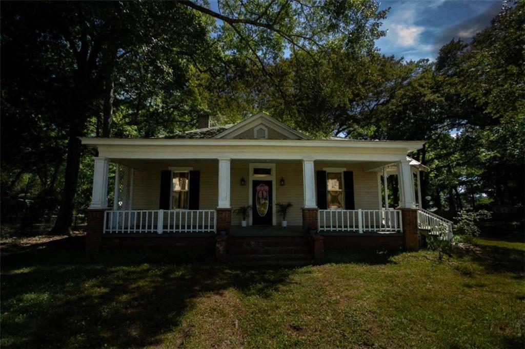 285 E Main St