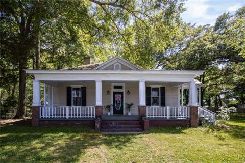 Homes For Sale - 285 E Main St St<br/> Forsyth, GA 31029