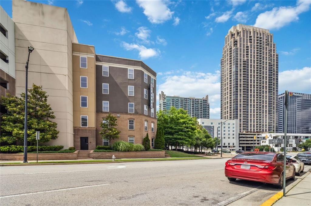 390 17TH Street NW 6055