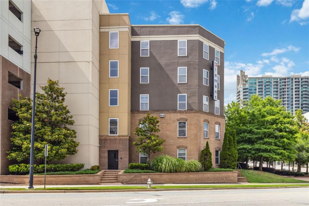 390 17TH Street NW 6055